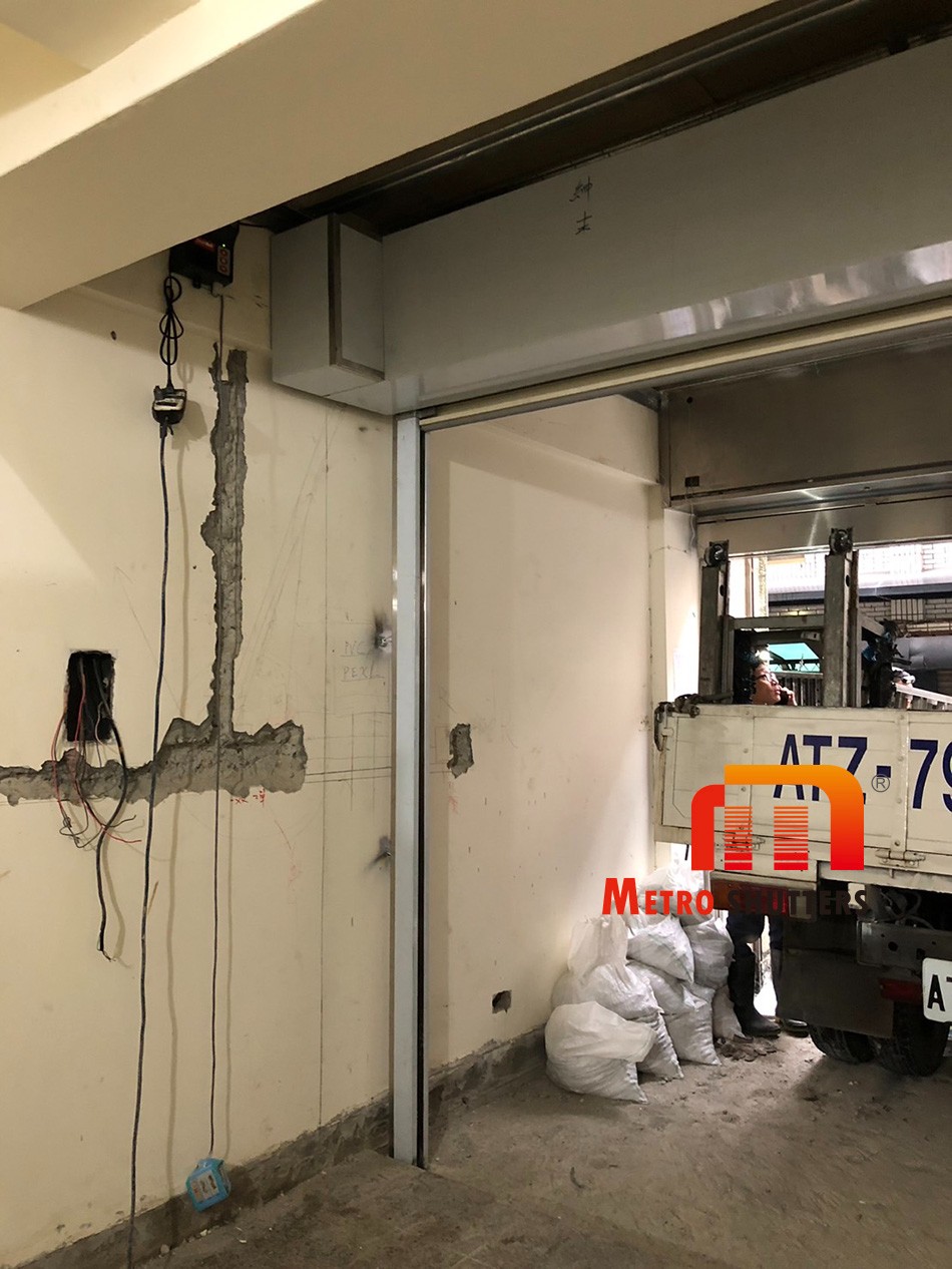 內部捲門控制器與配電施工過程