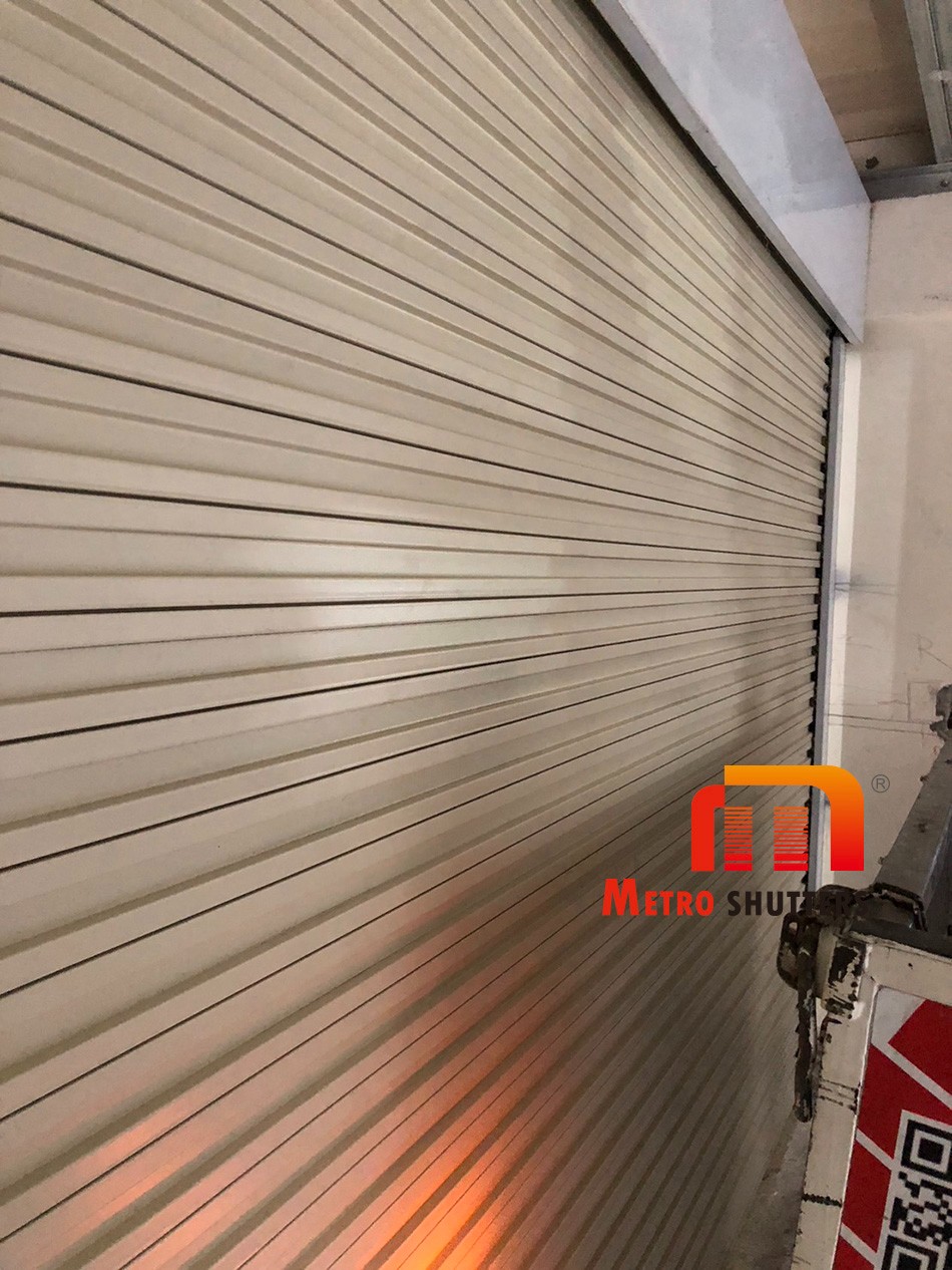 型號R75鍍鋁鋅快速捲門安裝完成實際照片
