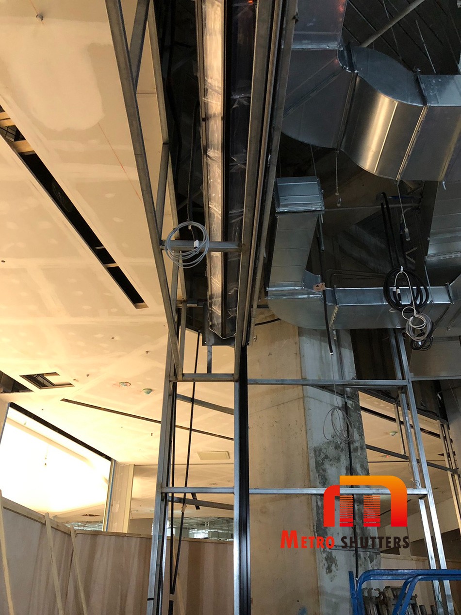 透明捲門安裝完成