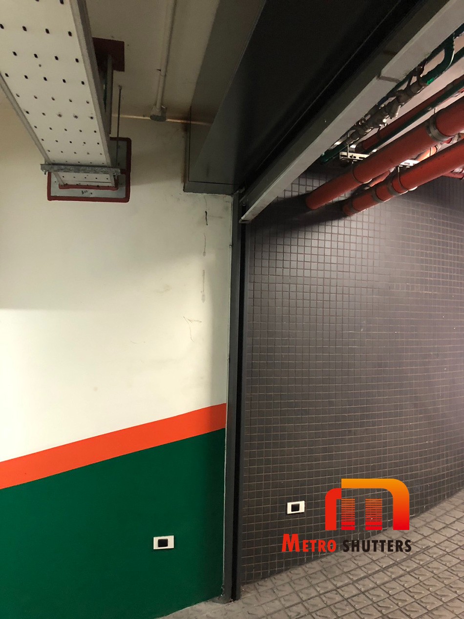 車道左側牆面基座與管線施工 車道左側牆面基座與管線施工